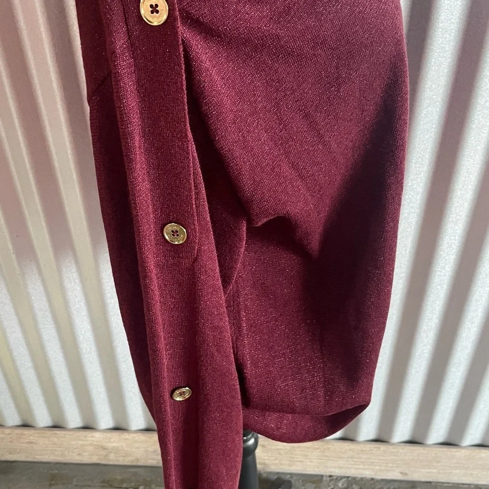 Michael Kors Maroon Red W/Shimmer Long Sleeved Sweater Gold Button Detail Sz 1XL